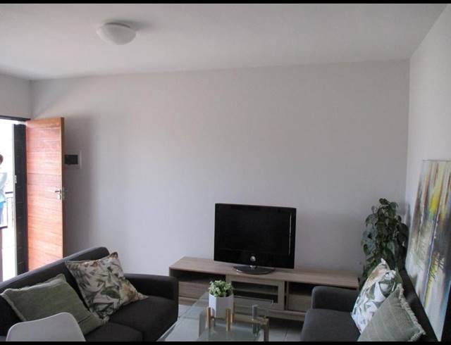 2 BEDROOM PROPERTY TO RENT IN SILVERTON